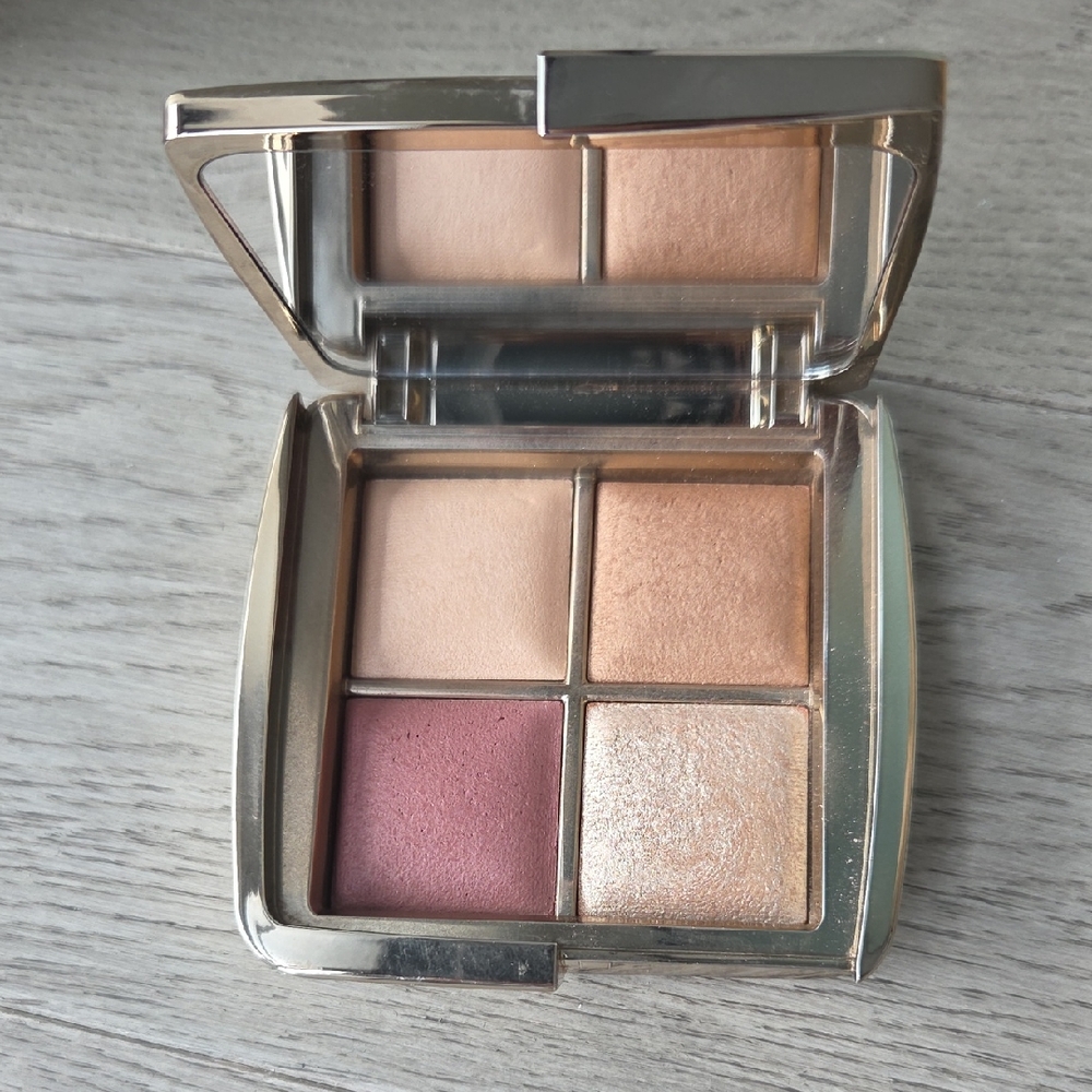 Hourglass Ambient Lighting Edit Face Palette